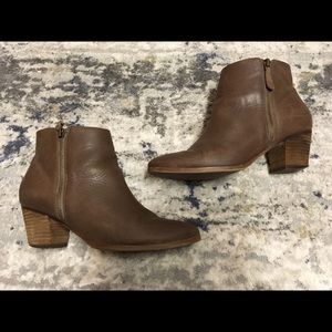 Crown Vintage Sandy ankle boots